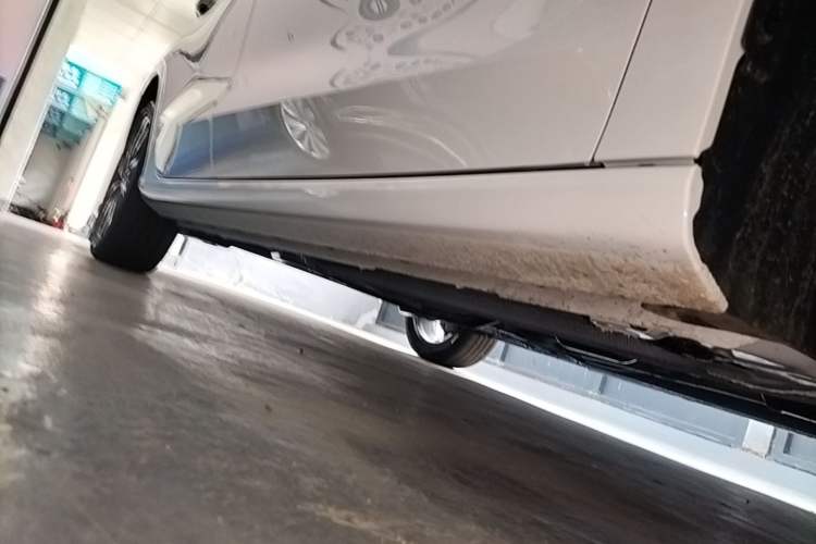 Used Geely Auto Emgrand 2026 Model 4th Generation 4 Millionth Anniversary Edition 1.5L CVT Feiyue Edition Right Side Sill