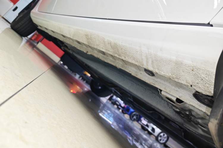 Used Geely Auto Emgrand 2026 Model 4th Generation 4 Millionth Anniversary Edition 1.5L Manual Overdrive Edition Right Side Sill