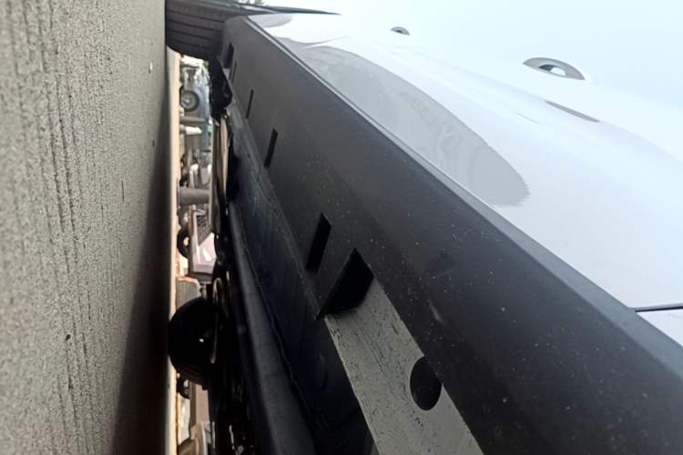 Used Geely Auto Emgrand 2026 Model 5th Generation 1.5L CVT Luxury Edition Right Side Sill