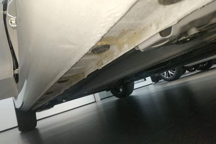 Used Geely Auto Emgrand 2026 Model 4th Generation 4 Millionth Anniversary Edition 1.5L CVT Overdrive Edition Right Side Sill