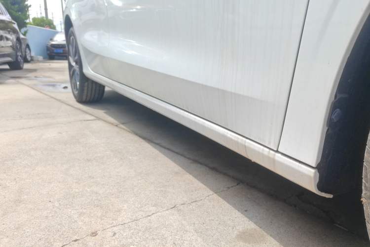 Used Geely Auto Emgrand 2026 Model 4th Generation 4 Millionth Anniversary Edition 1.5L CVT Feiyue Edition Right Side Sill