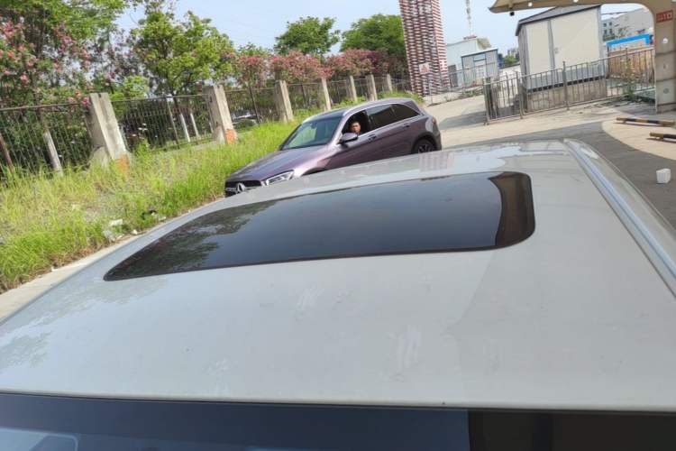 Used Geely Auto Emgrand 2026 Model 4th Generation 4 Millionth Anniversary Edition 1.5L CVT Feiyue Edition Roof