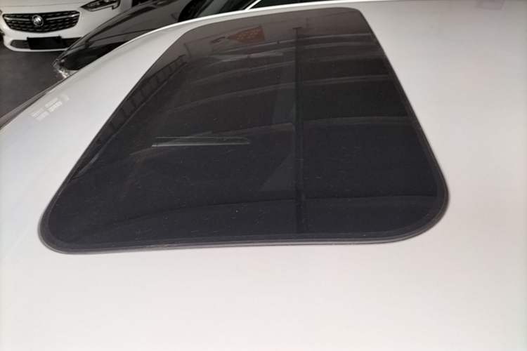 Used Geely Auto Emgrand 2026 Model 4th Generation 4 Millionth Anniversary Edition 1.5L CVT Feiyue Edition Roof
