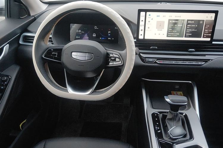 Used Geely Auto Emgrand 2026 Model 4th Generation 4 Millionth Anniversary Edition 1.5L CVT Overdrive Edition Steering Wheel