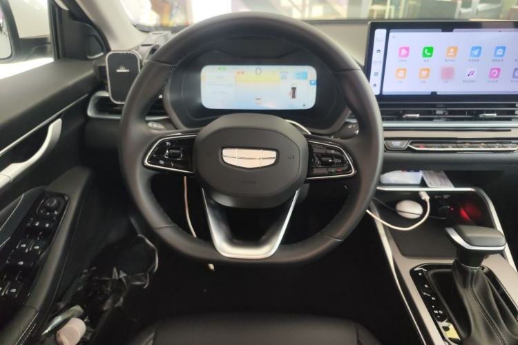 Used Geely Auto Emgrand 2026 Model 4th Generation 4 Millionth Anniversary Edition 1.5L CVT Feiyue Edition Steering Wheel