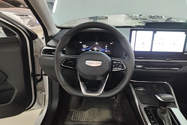 Used Geely Auto Emgrand 2026 Model 4th Generation 4 Millionth Anniversary Edition 1.5L CVT Overdrive Edition Steering Wheel
