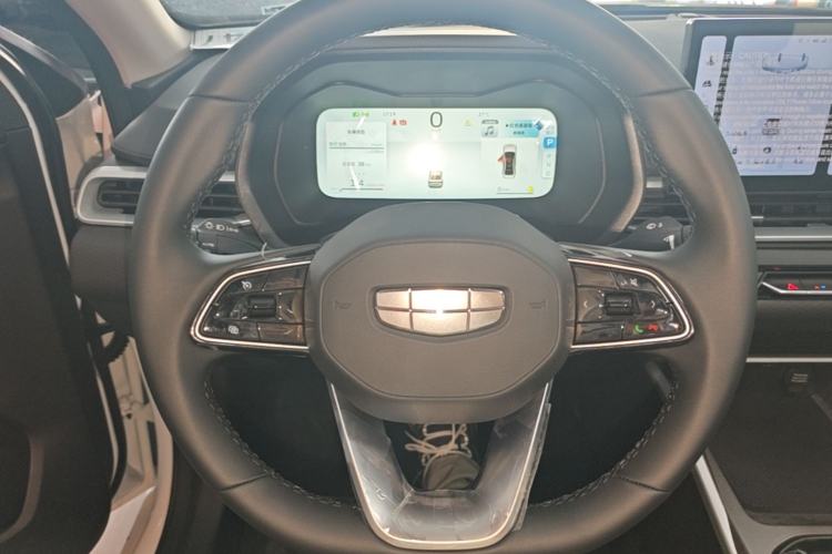 Used Geely Auto Emgrand 2026 Model 4th Generation 4 Millionth Anniversary Edition 1.5L CVT Feiyue Edition Steering Wheel