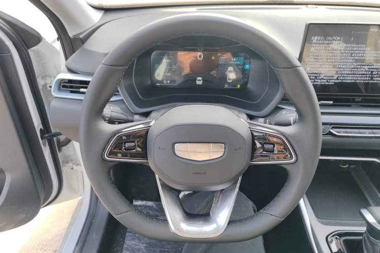 Used Geely Auto Emgrand 2026 Model 4th Generation 4 Millionth Anniversary Edition 1.5L CVT Feiyue Edition Steering Wheel