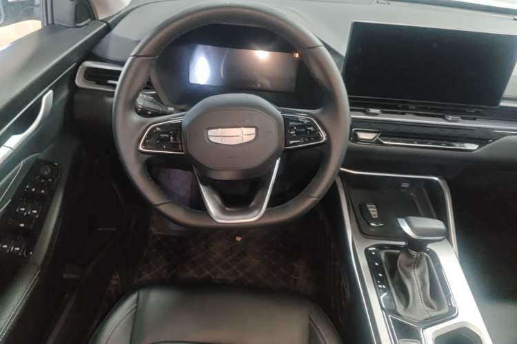 Used Geely Auto Emgrand 2026 Model 4th Generation 4 Millionth Anniversary Edition 1.5L CVT Overdrive Edition Steering Wheel