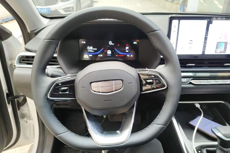 Used Geely Auto Emgrand 2026 Model 4th Generation 4 Millionth Anniversary Edition 1.5L CVT Overdrive Edition Steering Wheel