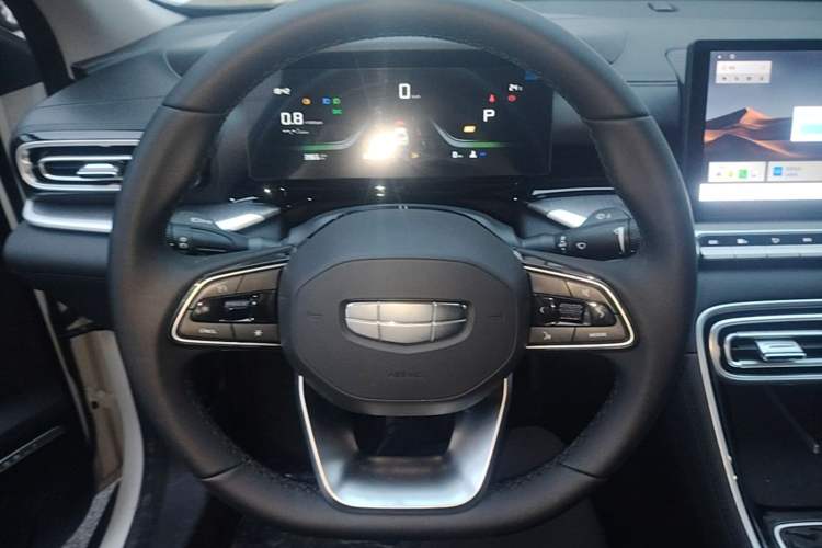 Used Geely Auto Emgrand 2026 Model 5th Generation 1.5L CVT Luxury Edition Steering Wheel
