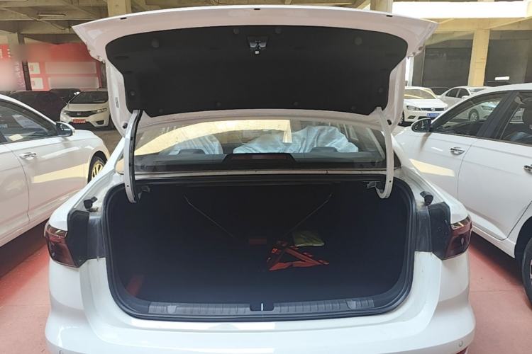 Used Geely Auto Emgrand 2026 Model 4th Generation 4 Millionth Anniversary Edition 1.5L CVT Overdrive Edition Trunk