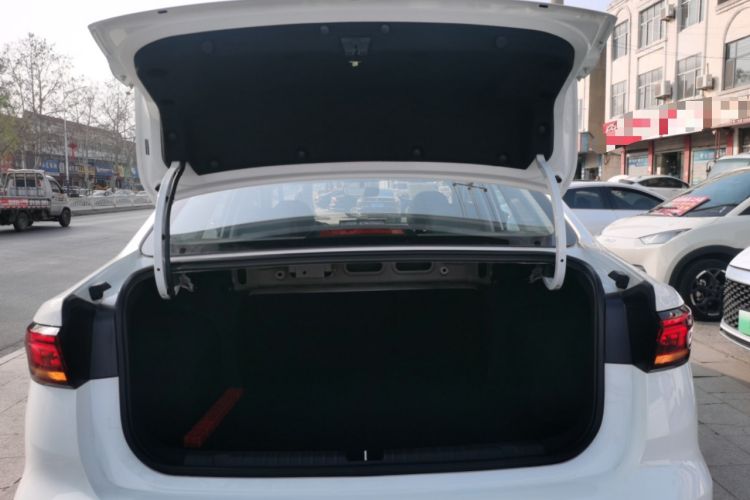 Used Geely Auto Emgrand 2026 Model 4th Generation 4 Millionth Anniversary Edition 1.5L CVT Feiyue Edition Trunk