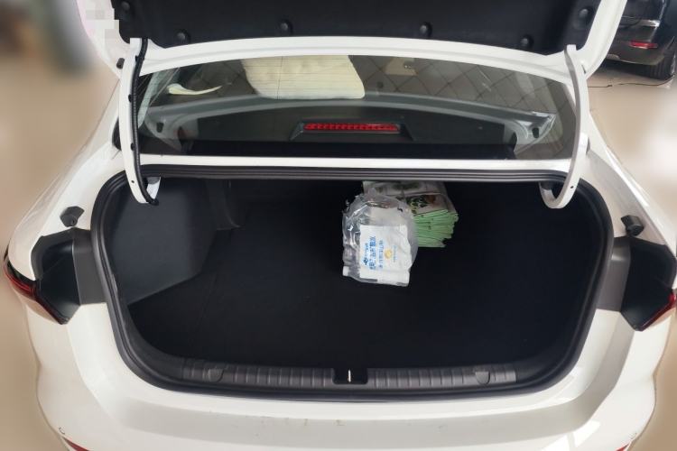 Used Geely Auto Emgrand 2026 Model 4th Generation 4 Millionth Anniversary Edition 1.5L CVT Feiyue Edition Trunk