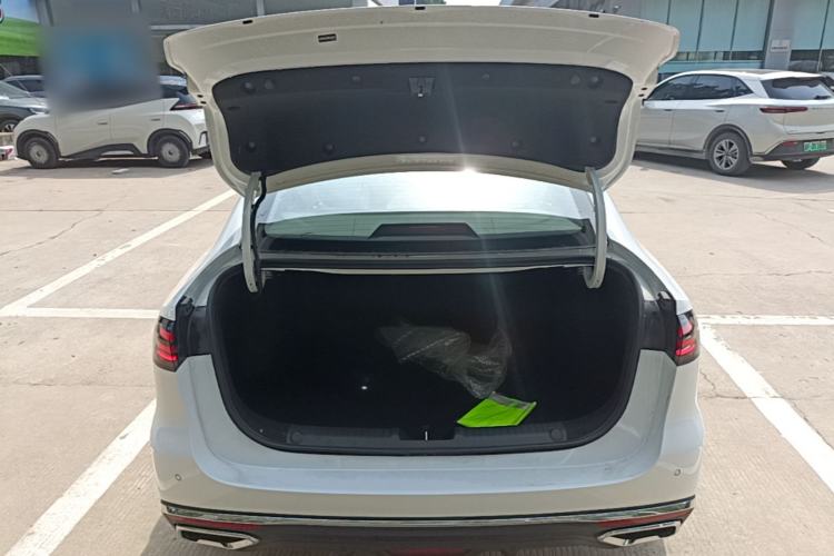 Used Geely Auto Emgrand 2026 Model 5th Generation 1.5T DCT Prestige Edition Trunk