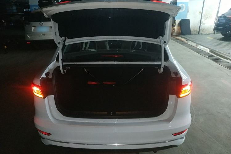 Used Geely Auto Emgrand 2026 Model 4th Generation 4 Millionth Anniversary Edition 1.5L CVT Overdrive Edition Trunk