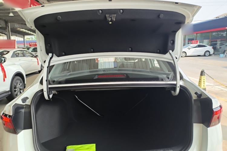 Used Geely Auto Emgrand 2026 Model 4th Generation 4 Millionth Anniversary Edition 1.5L CVT Overdrive Edition Trunk