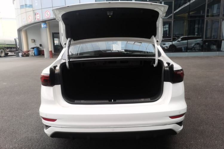 Used Geely Auto Emgrand 2026 Model 4th Generation 4 Millionth Anniversary Edition 1.5L CVT Feiyue Edition Trunk
