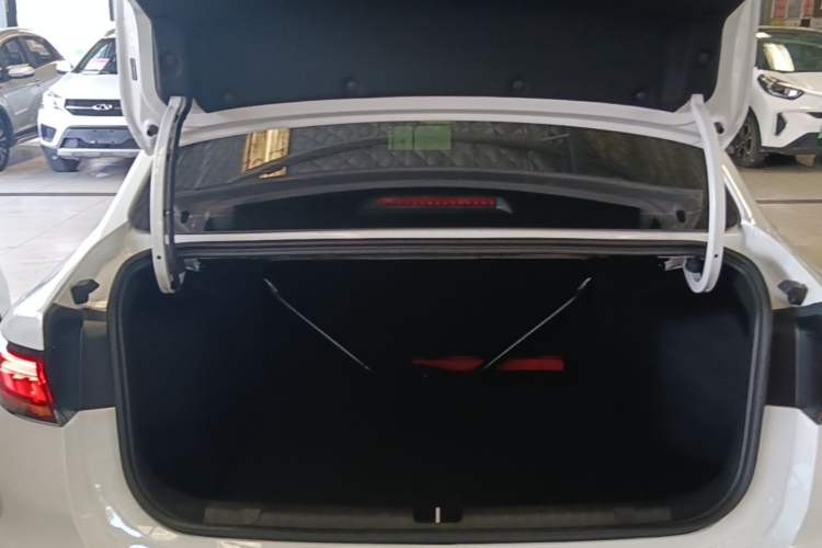 Used Geely Auto Emgrand 2026 Model 4th Generation 4 Millionth Anniversary Edition 1.5L CVT Overdrive Edition Trunk