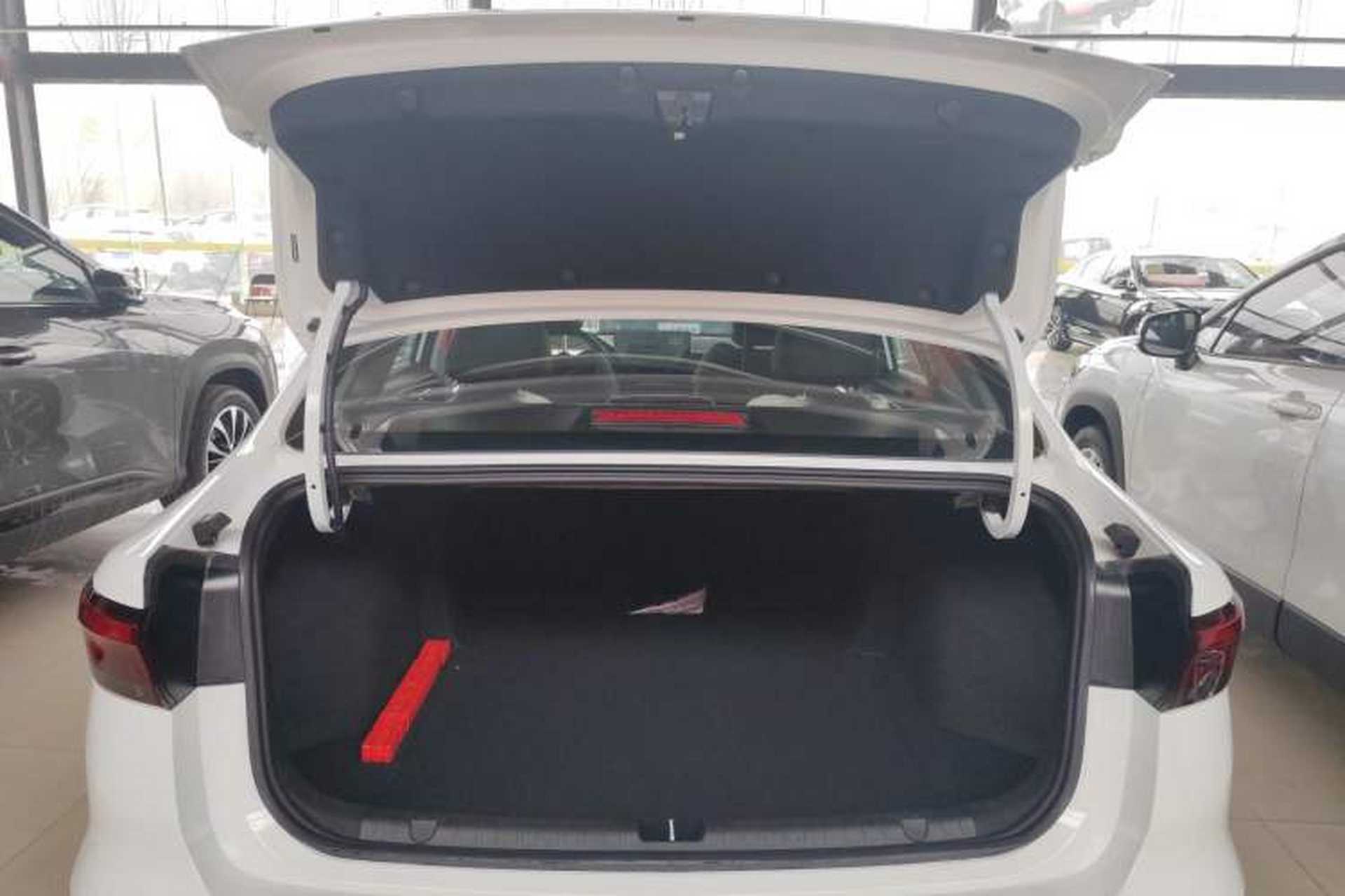 Used Geely Auto Emgrand 2026 Model 4th Generation 4 Millionth Anniversary Edition 1.5L CVT Feiyue Edition Trunk