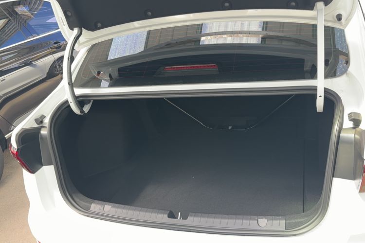 Used Geely Auto Emgrand 2026 Model 4th Generation 4 Millionth Anniversary Model 1.5L CVT Starry Edition Trunk
