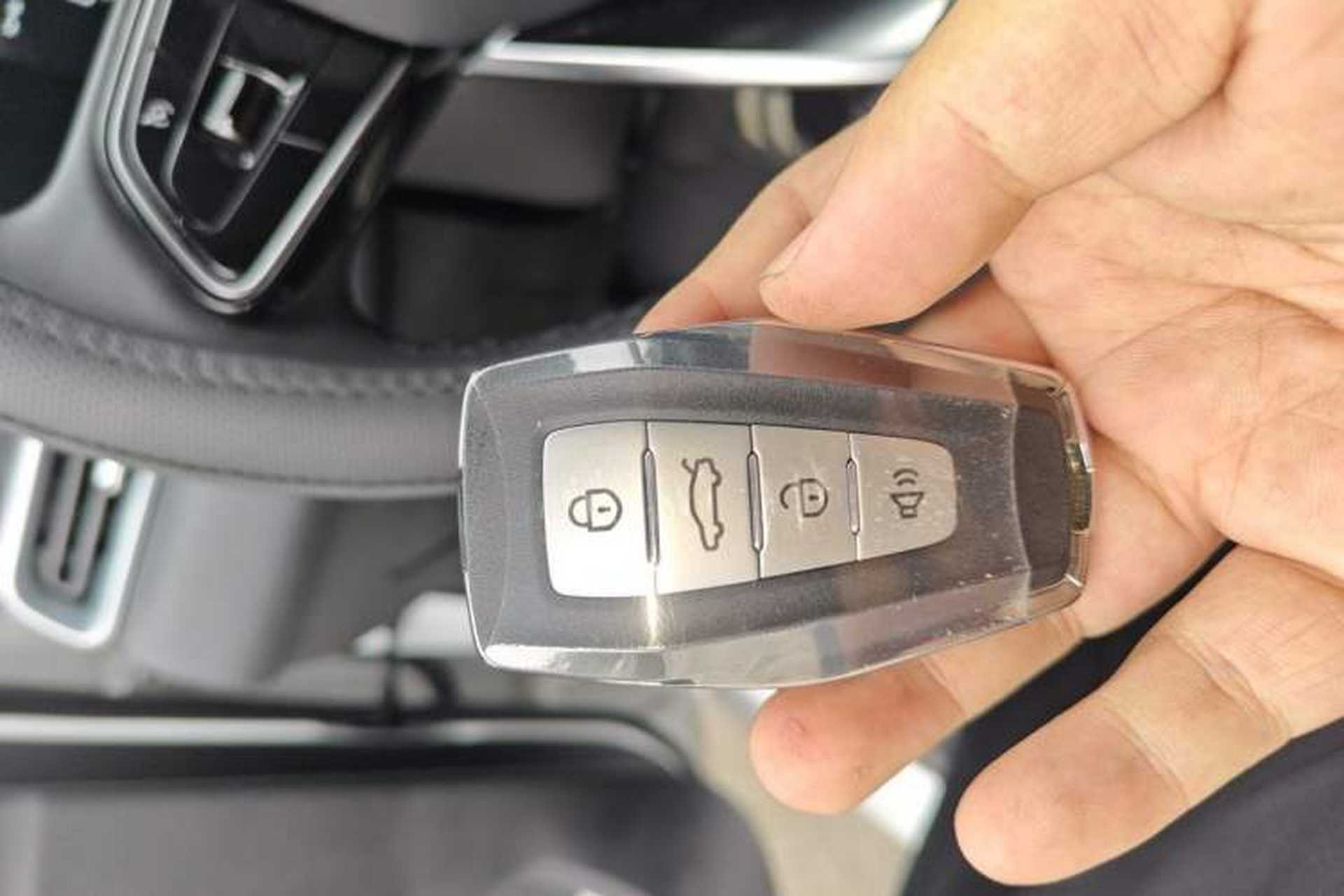 Used Geely Auto Emgrand 2026 Model 4th Generation 4 Millionth Anniversary Edition 1.5L CVT Overdrive Edition Vehicle Key