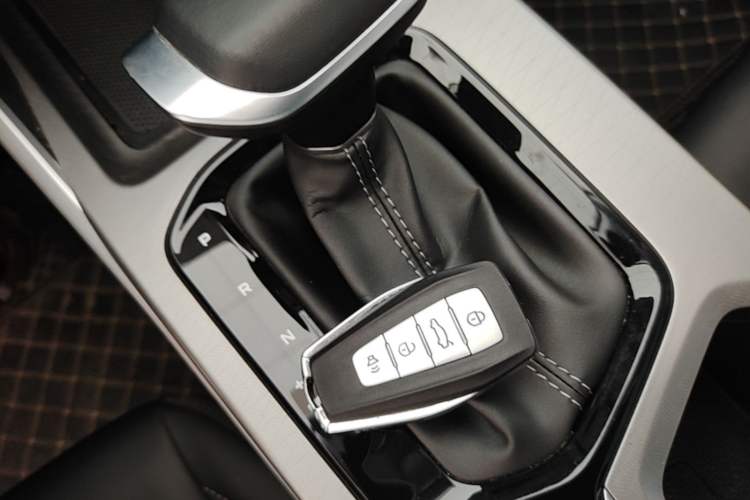 Used Geely Auto Emgrand 2026 Model 4th Generation 4 Millionth Anniversary Edition 1.5L CVT Overdrive Edition Vehicle Key