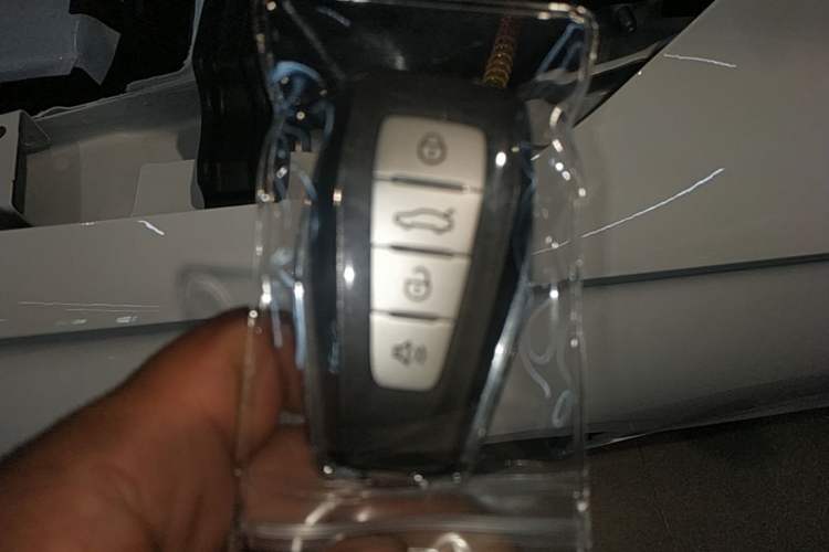 Used Geely Auto Emgrand 2026 Model 4th Generation 4 Millionth Anniversary Edition 1.5L CVT Overdrive Edition Vehicle Key