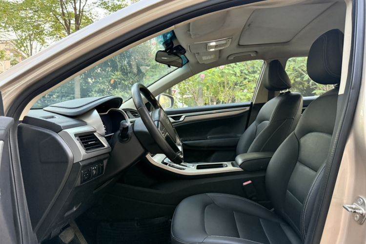 Used Geely Auto Emgrand GL 2017 1.8L DCT Elite Model Interior 2