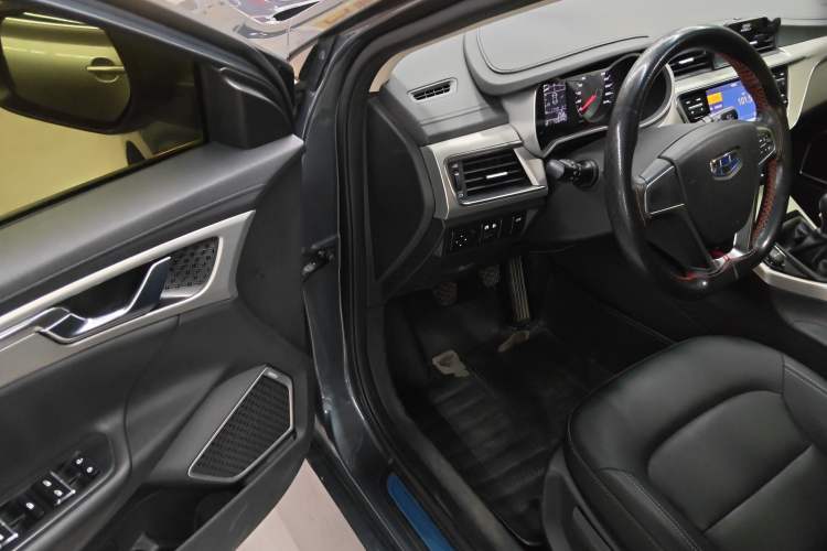 Used Geely Auto Emgrand GL 2017 1.8L Manual Elite Model Driver Seat