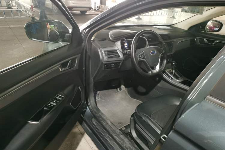 Used Geely Auto Emgrand GL 2018 1.4T DCT Elite Smart Connectivity Version Interior 3