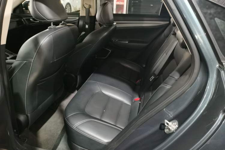 Used Geely Auto Emgrand GL 2018 1.4T DCT Elite Smart Connectivity Version Interior 4