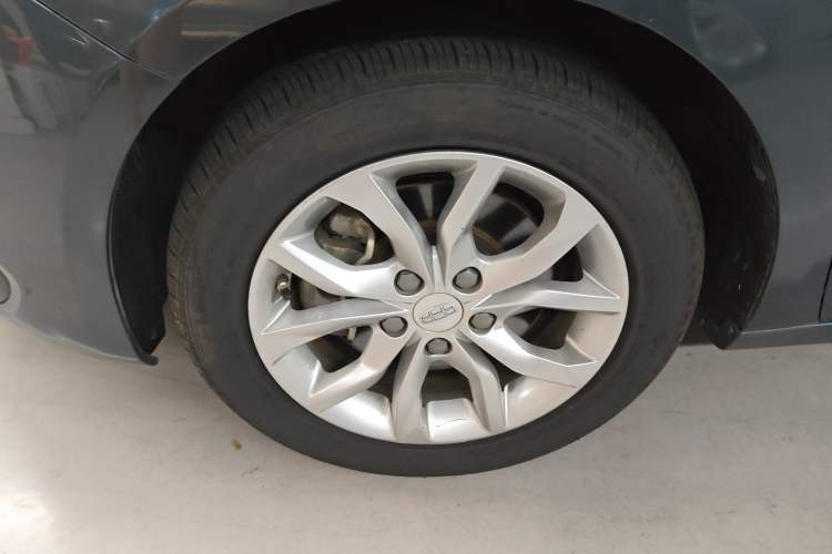 Used Geely Auto Emgrand GL 2017 1.8L Manual Elite Model Left Front Wheel Hub