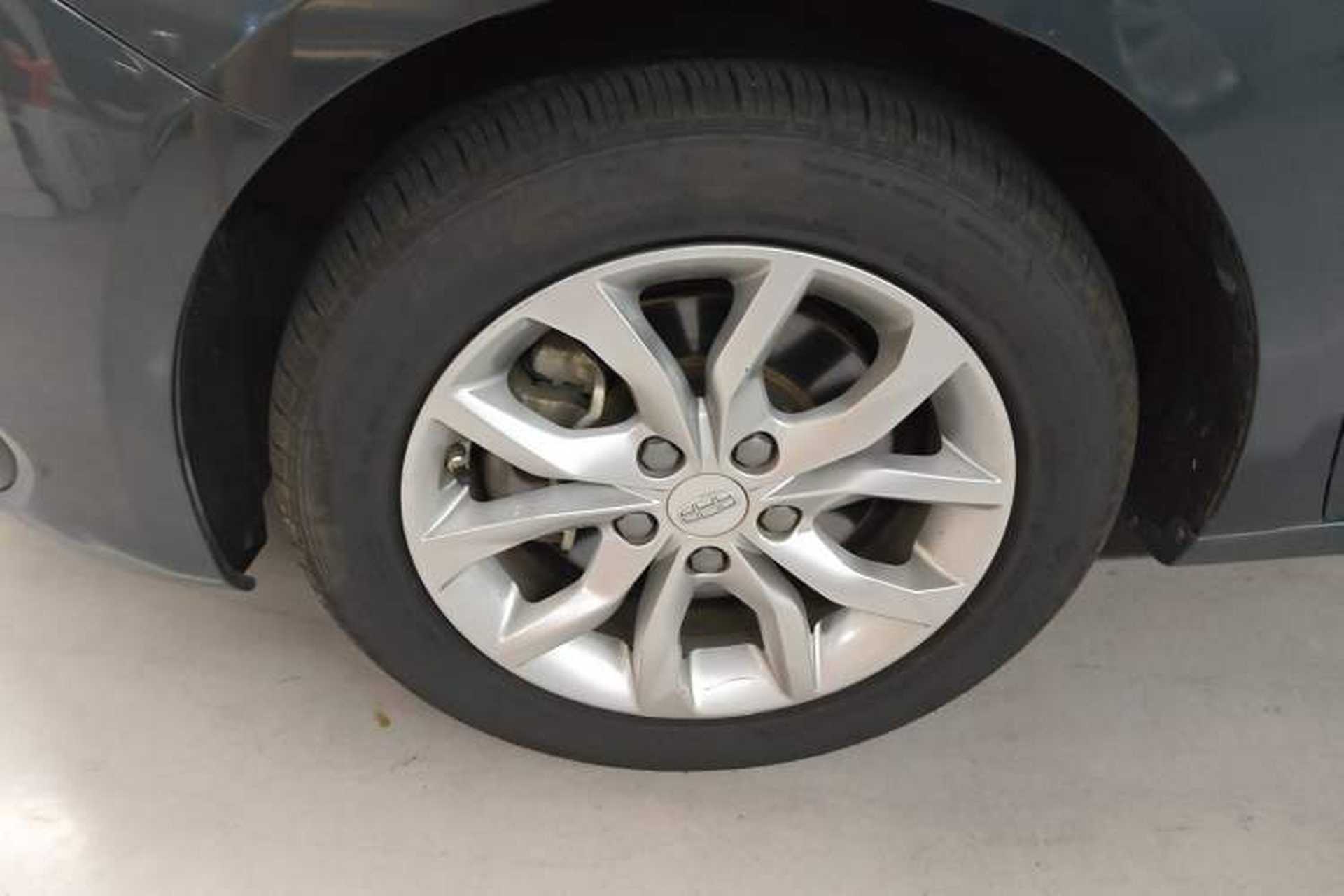 Used Geely Auto Emgrand GL 2017 1.8L Manual Elite Model Left Front Wheel Hub