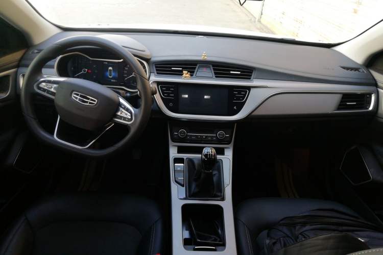 Used Geely Auto Emgrand GL 2021 UP 1.4T Manual LingShang Model Center Console