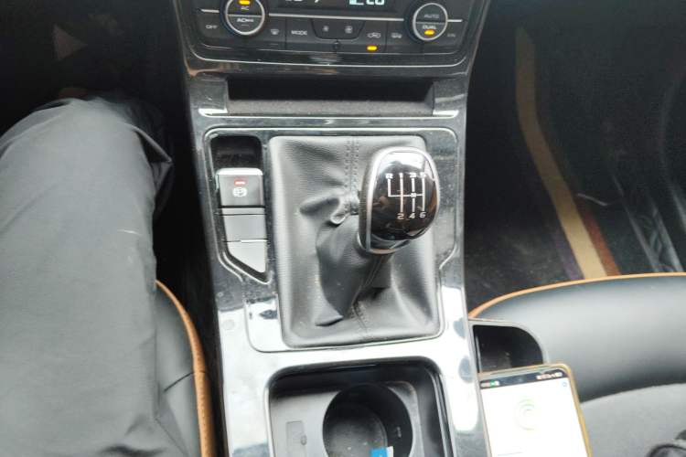 Used Geely Auto Emgrand GL 2020 1.4T Manual Luxury Model Gear Lever