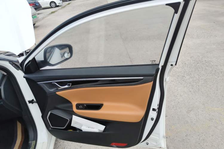 Used Geely Auto Emgrand GL 2020 1.4T Manual Luxury Model Interior 5