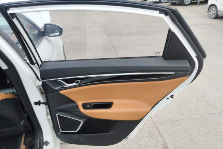 Used Geely Auto Emgrand GL 2020 1.4T Manual Luxury Model Interior 6