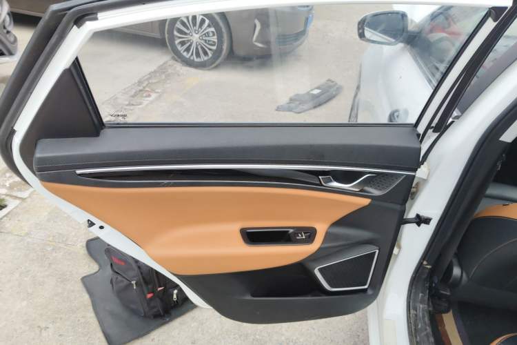 Used Geely Auto Emgrand GL 2020 1.4T Manual Luxury Model Interior 8