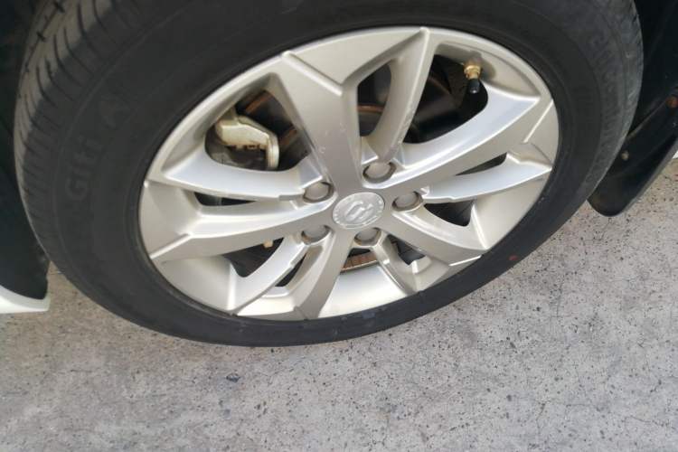 Used Geely Auto Emgrand GL 2021 UP 1.4T Manual LingShang Model Left Front Wheel Hub