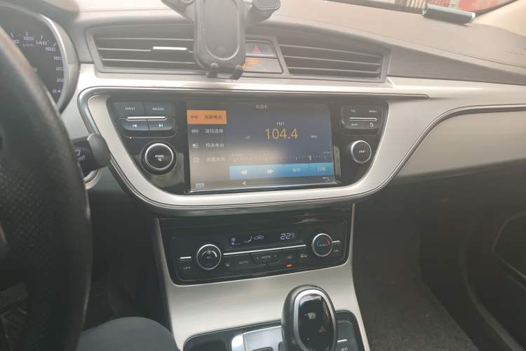 Used Geely Auto Emgrand GL 2017 1.8L DCT Elite Model Audio And AC Panel