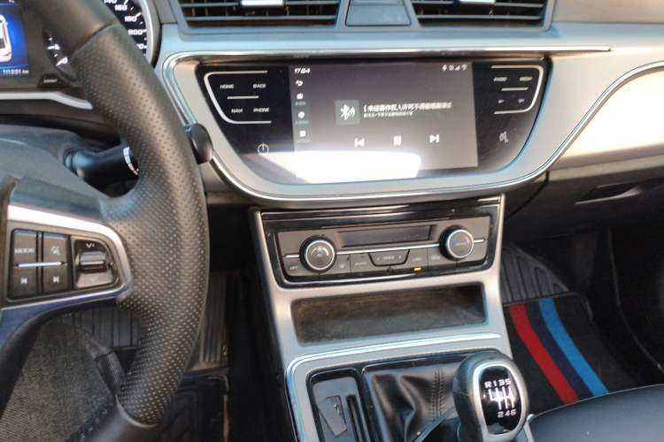 Used Geely Auto Emgrand GL 2017 1.8L Manual Elite Model Audio And AC Panel