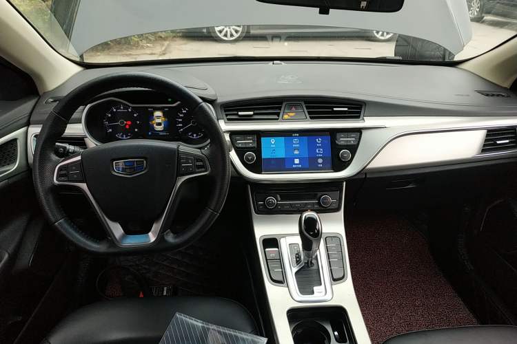 Used Geely Auto Emgrand GL 2017 1.3T DCT Elite Model Center Console