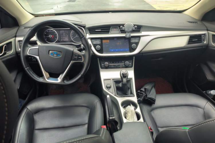 Used Geely Auto Emgrand GL 2017 1.8L Manual Elite Model Center Console