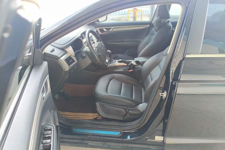 Used Geely Auto Emgrand GL 2017 1.8L Manual Elite Model Driver Seat