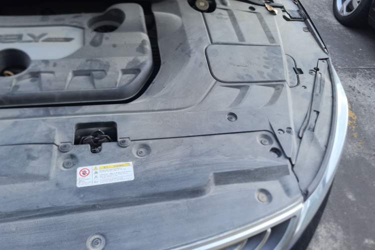 Used Geely Auto Emgrand GL 2017 1.8L Manual Elite Model Engine Bay Left