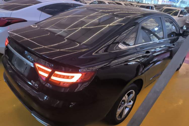 Used Geely Auto Emgrand GL 2017 1.8L DCT Elite Model Exterior 5