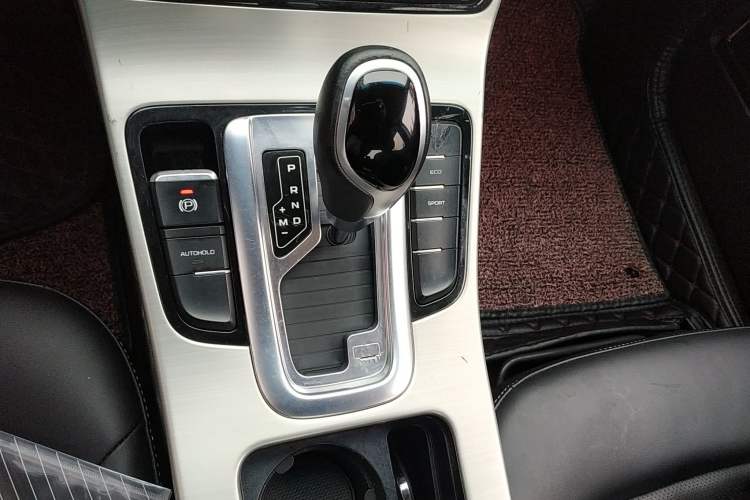 Used Geely Auto Emgrand GL 2017 1.3T DCT Elite Model Gear Lever