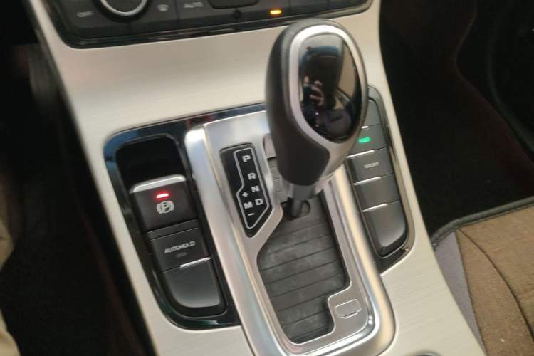 Used Geely Auto Emgrand GL 2017 1.8L DCT Elite Model Gear Lever