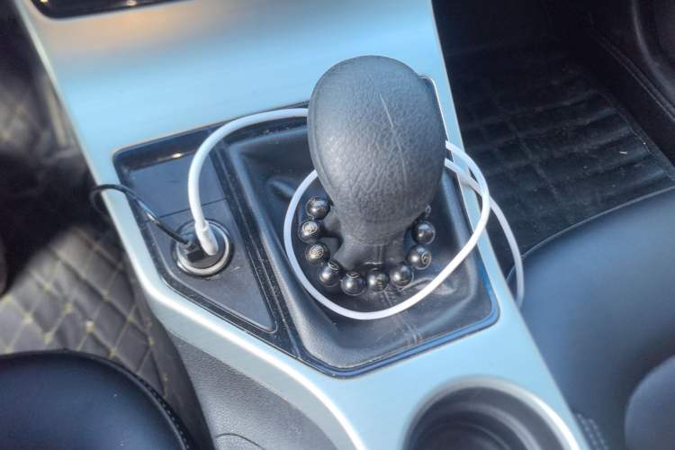 Used Geely Auto Emgrand GL 2017 1.8L Manual Elite Model Gear Lever